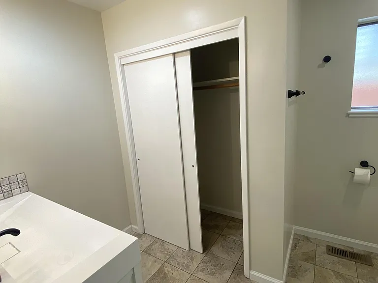 340 Wiley St — Photo 18