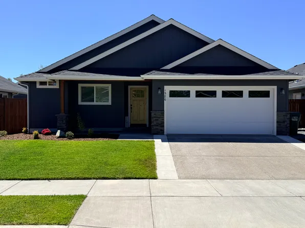 1586 Kokanee Ln, Grants Pass, OR 97527