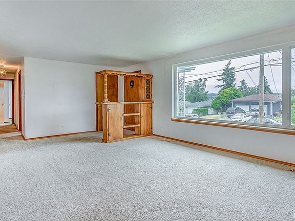 5th image of 8438 S 18th St