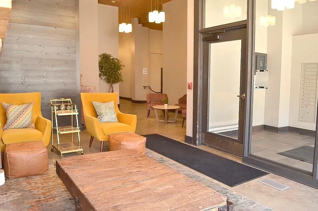 1 bed, 800 sqft, $1,875 — Photo 4