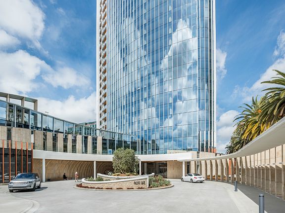 Landscaped Motor Court