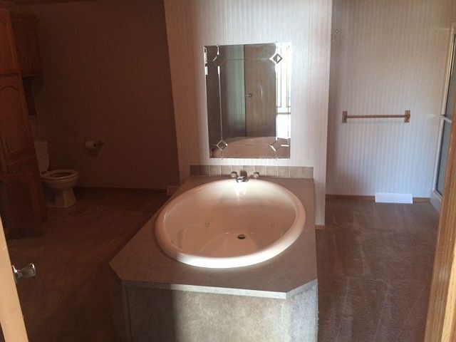 Oversized bathtub for relaxing!