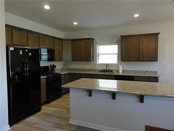 3rd image of 15516 Grassy Ln