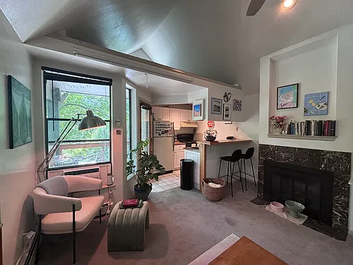 910 Portland Pl Photo 1