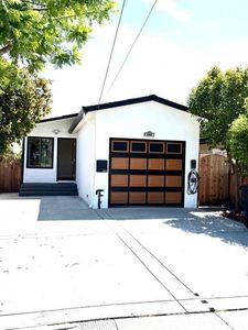 590 Hurlingame Ave, Redwood City, CA, 94063
