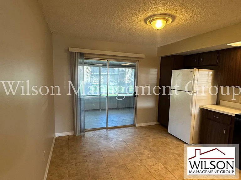 1241 Heritage Ln — Photo 11