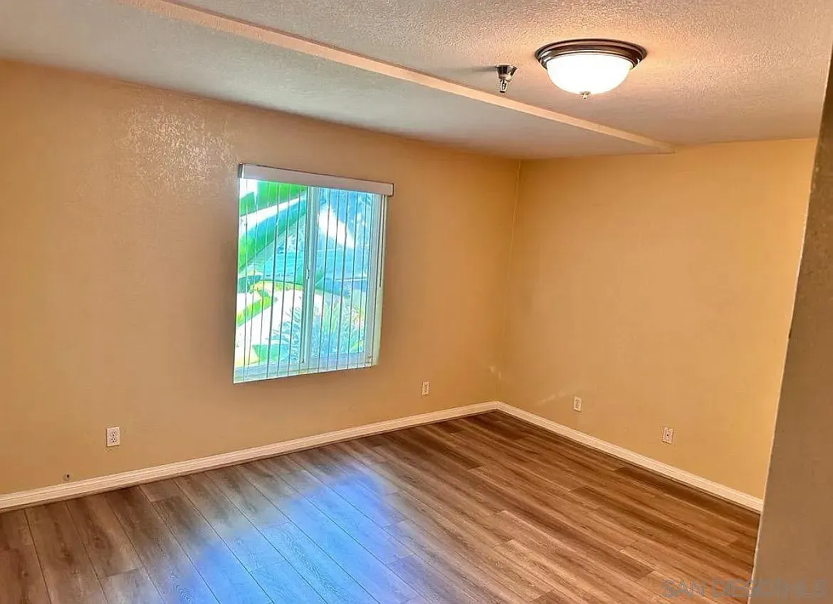 1 bed, 1.0 bath, 700 sqft, $2,000 — Photo 2
