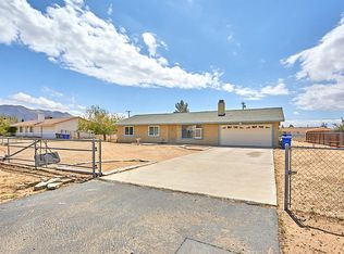 10650 Kiavan Rd, Apple Valley, CA 92308