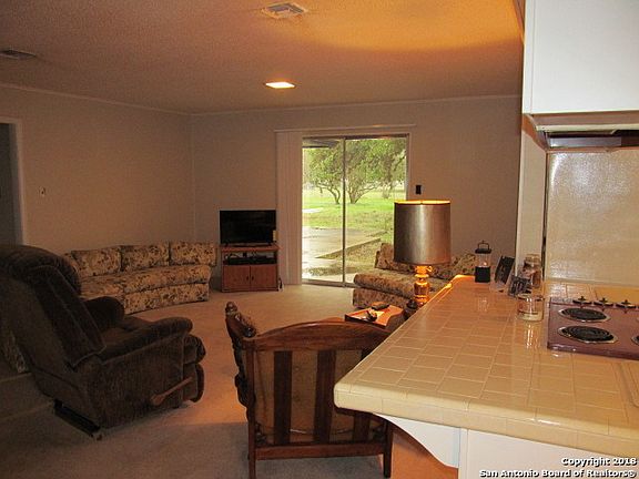 3rd image of 1557 Blueridge Dr