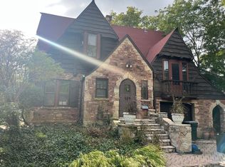 139 Southcote Rd, Riverside, IL 60546