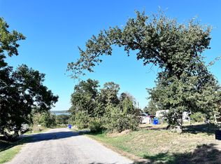 318 Maid Marian Dr, Gordonville, TX 76245