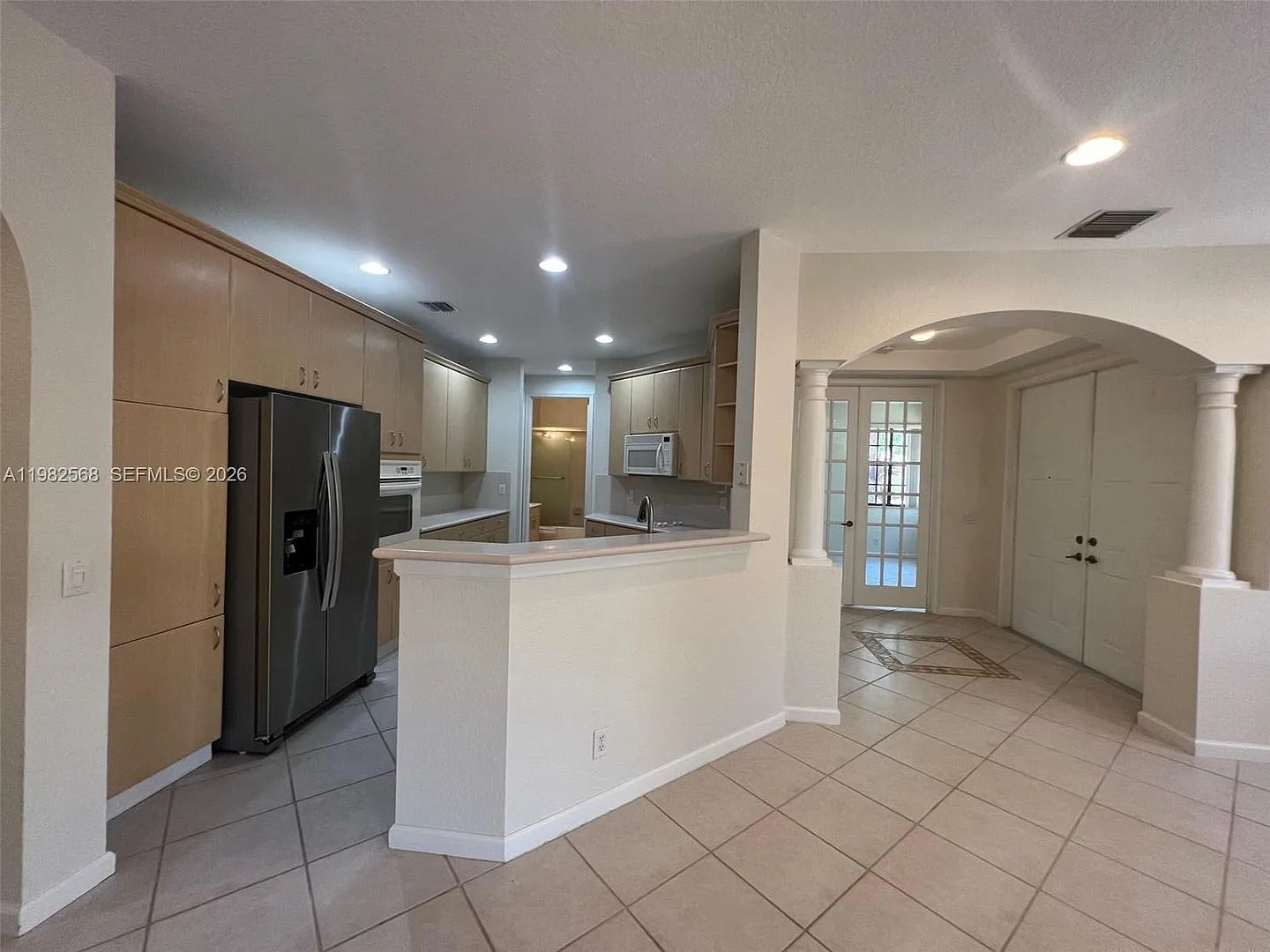 2816 Kinsington Circle 28-1, Weston, FL 33332 — Photo 2