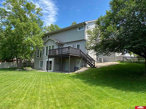 3rd image of 15356 Hillside Cir N