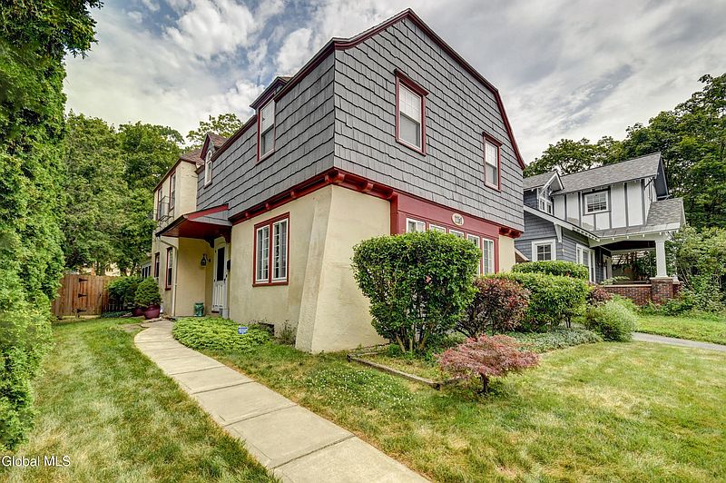 4th image of 1151 Oxford Place