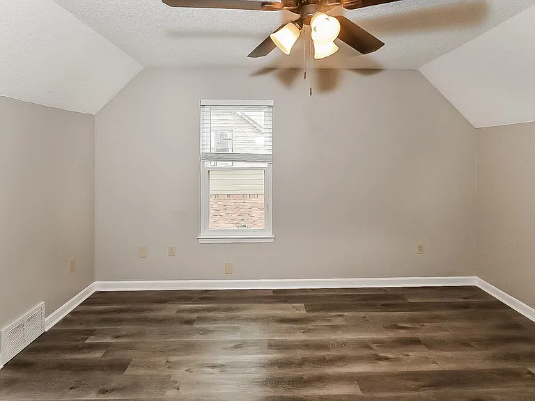 2780 White Oak Dr — Photo 15