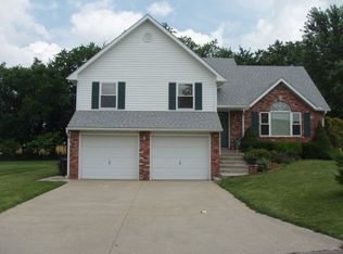 1750 E Timber Ridge Dr, Sedalia, MO 65301