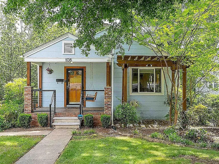 108 Hawthorne Ln — Photo 1