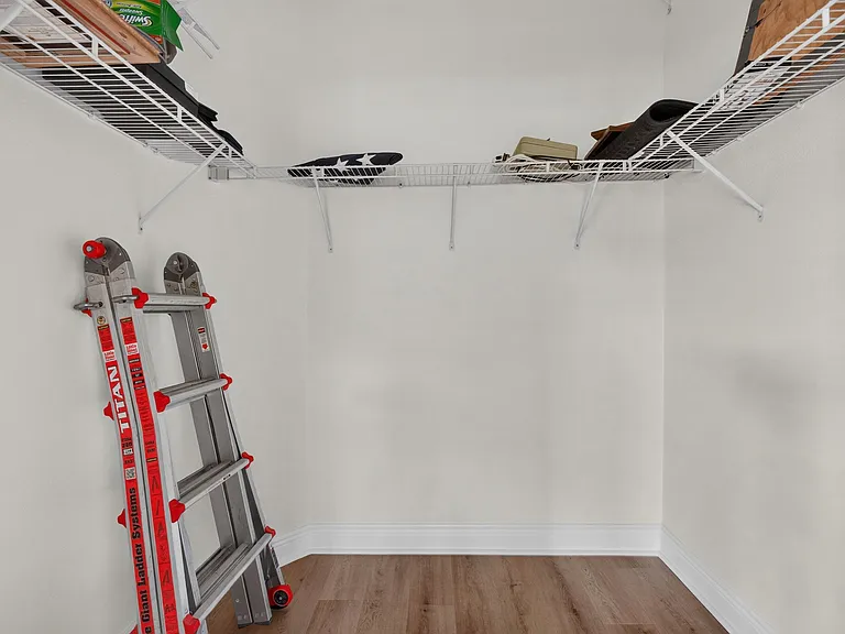 166 Sedona Cir — Photo 24