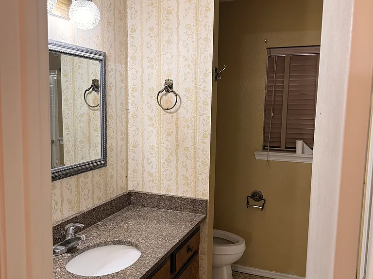 202 Burkle Ave #1 — Photo 6