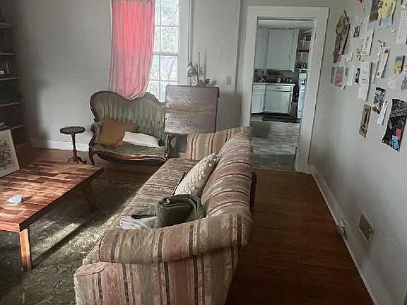 3rd image of 4 Dayton St Floor 1