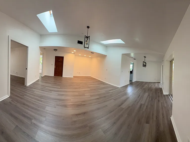5840 Crabwood Ct — Photo 6