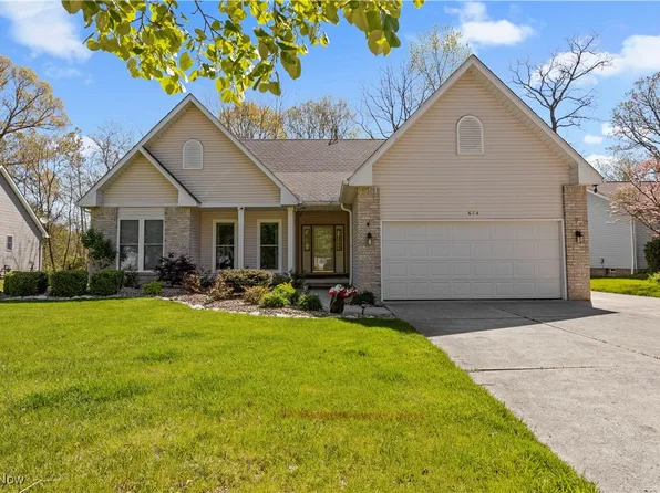 634 N Mill St, Wellington, OH 44090