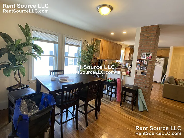 80 Ten Hills Rd — Photo 2