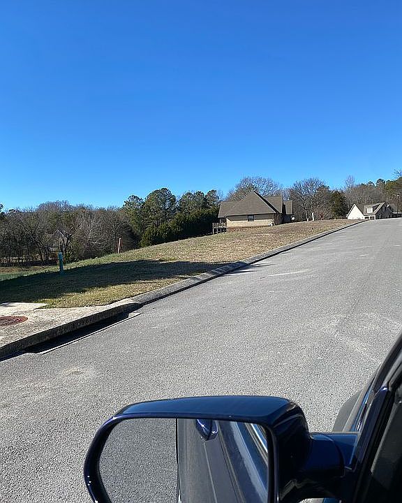 2nd image of Hidden Hills Dr