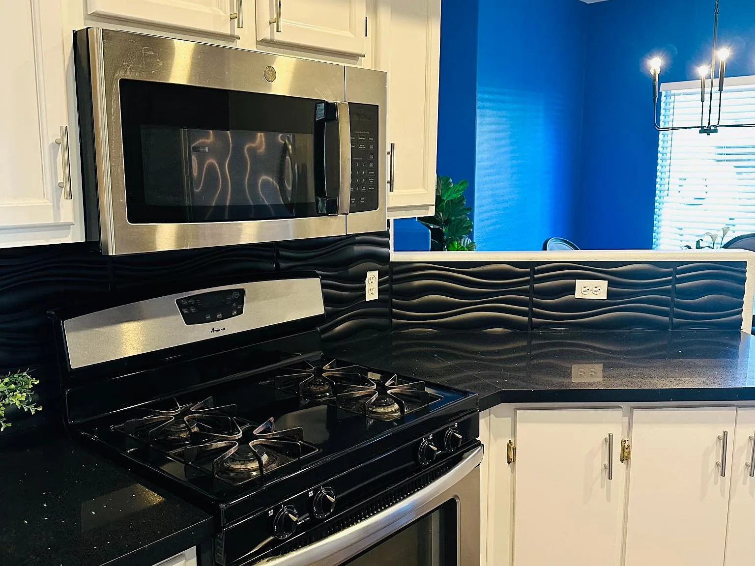 2 bed, 1131 sqft, $2,500 — Photo 4