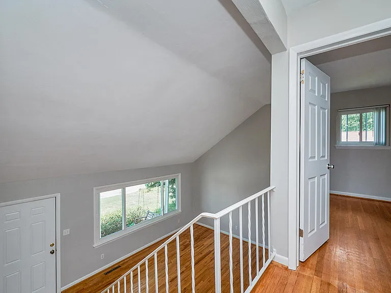 824 Morgan Trl — Photo 15