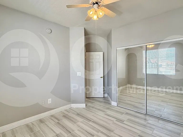 2992 N Miller Rd #215B — Photo 10