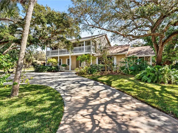 950 Winding River Rd, Vero Beach, FL 32963