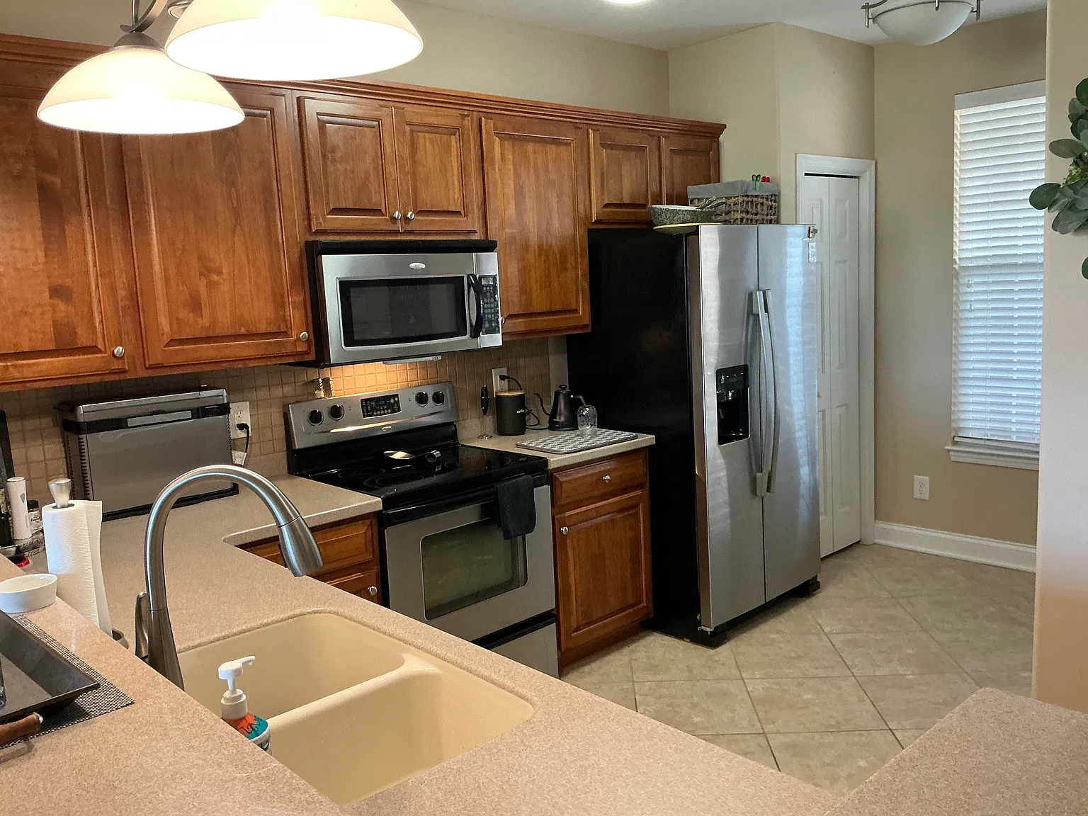 2 bed, 1406 sqft, $2,150 — Photo 2