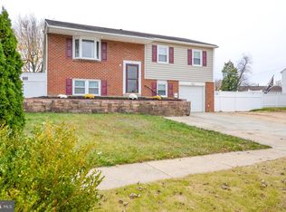 4 Guenever Dr, New Castle, DE 19720