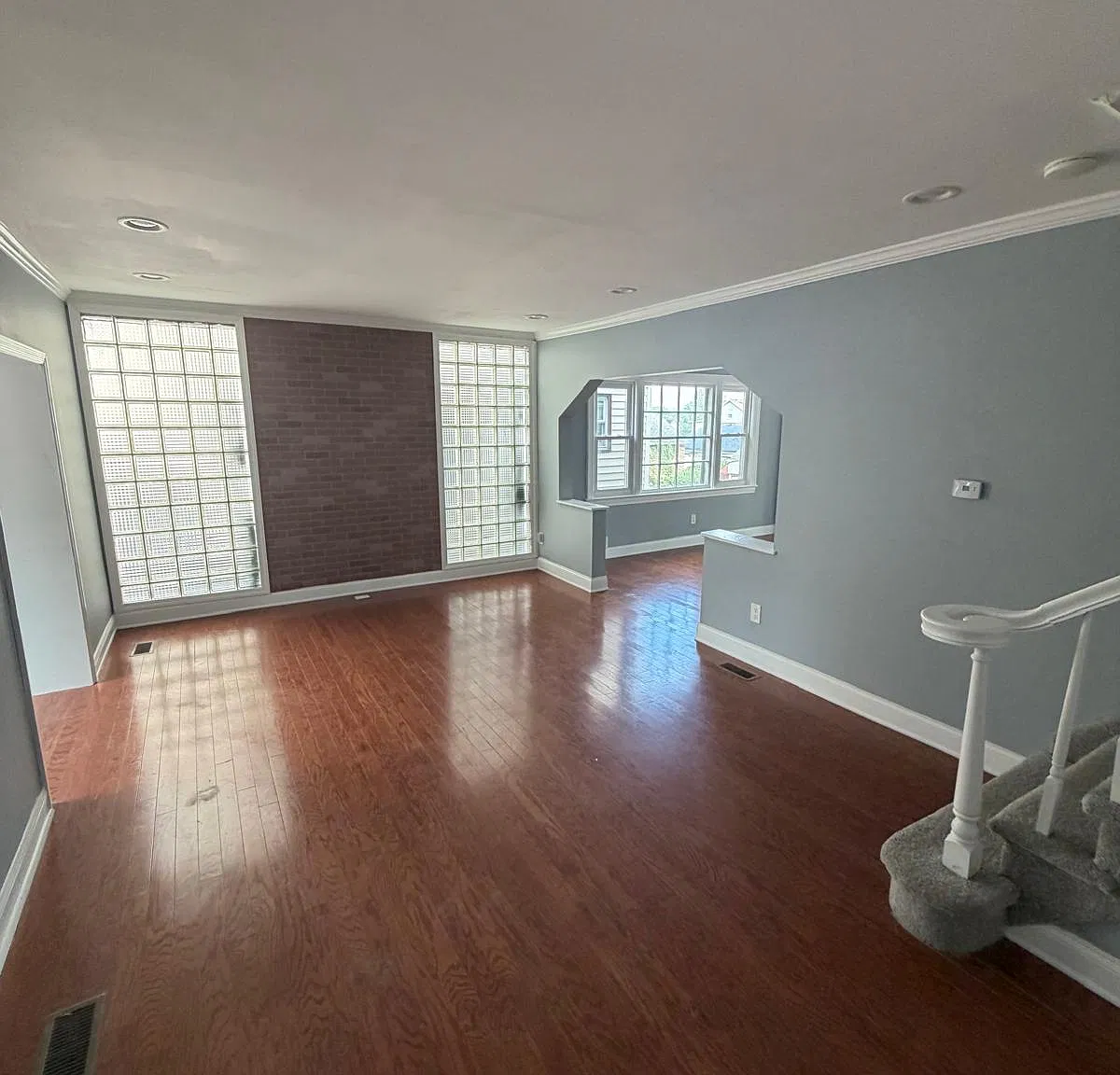 3 bed, $4,300 — Photo 3
