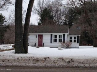 602 W River Rd, Muskegon, MI 49445