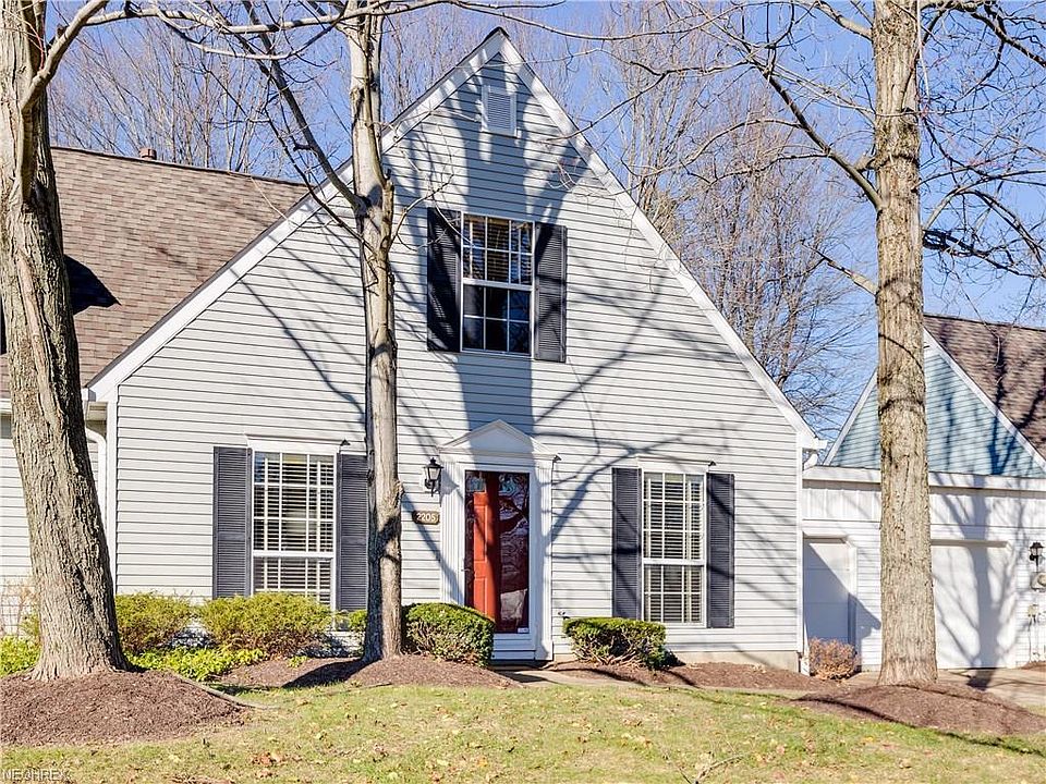 1st image of 2205 Heather Ln