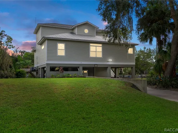 3625 N Suwannee Pt, Crystal River, FL 34428
