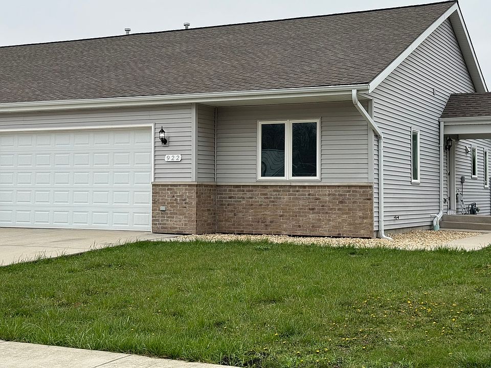 1st image of 922 W Bergera Rd