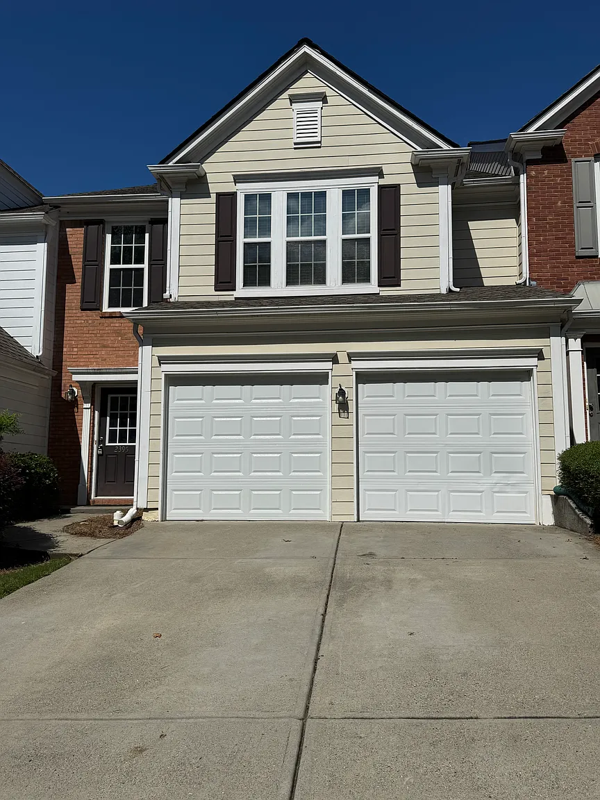 2395 Fairlie Dr photo 1