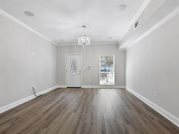 2619 Banks St, New Orleans, LA 70119