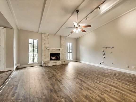 5th image of 1602 Fair Oaks Dr
