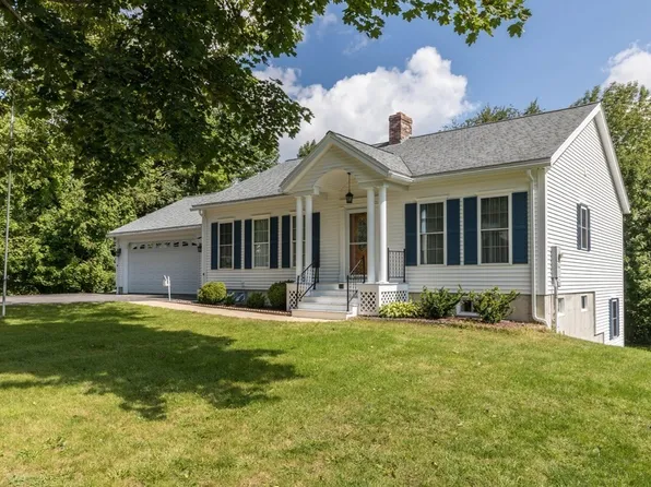 74 Chapel St, Gardner, MA 01440