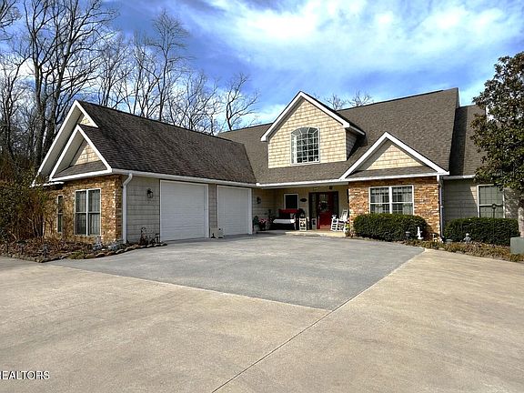 2nd image of 1279 Clabo Ln