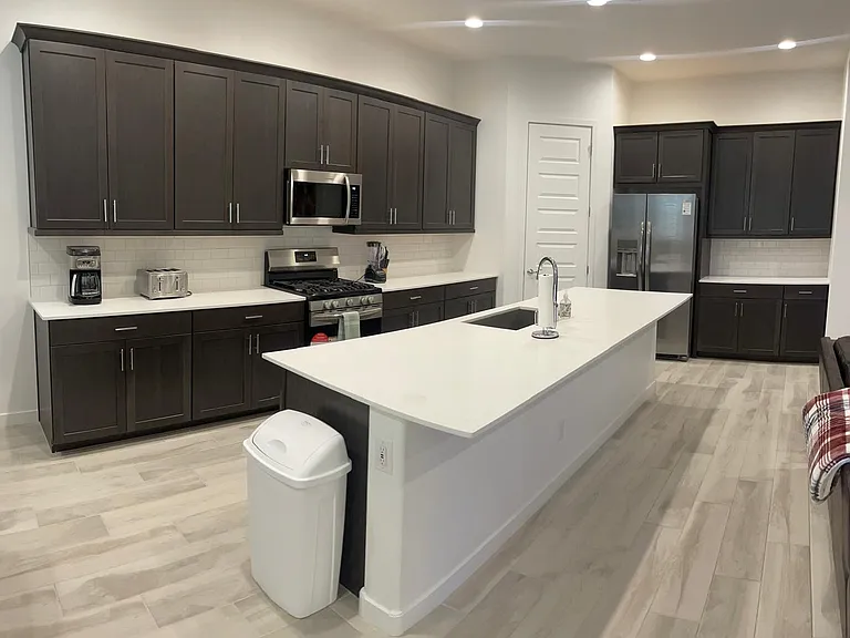9329 W Sells Dr — Photo 4