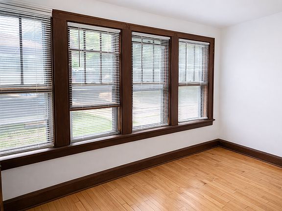 3rd image of 1027 Jenifer St APT 2E