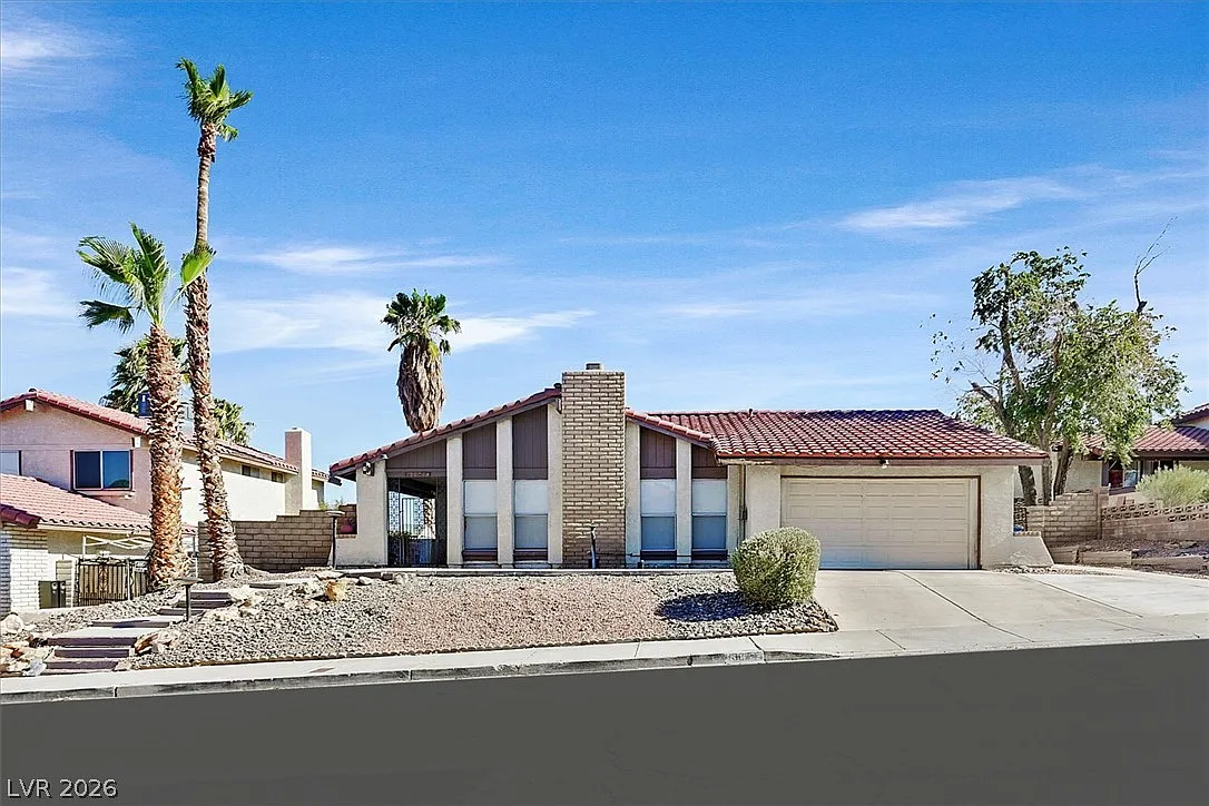 4 bed, 2.0 bath, 1946 sqft, $2,695 — Photo 1