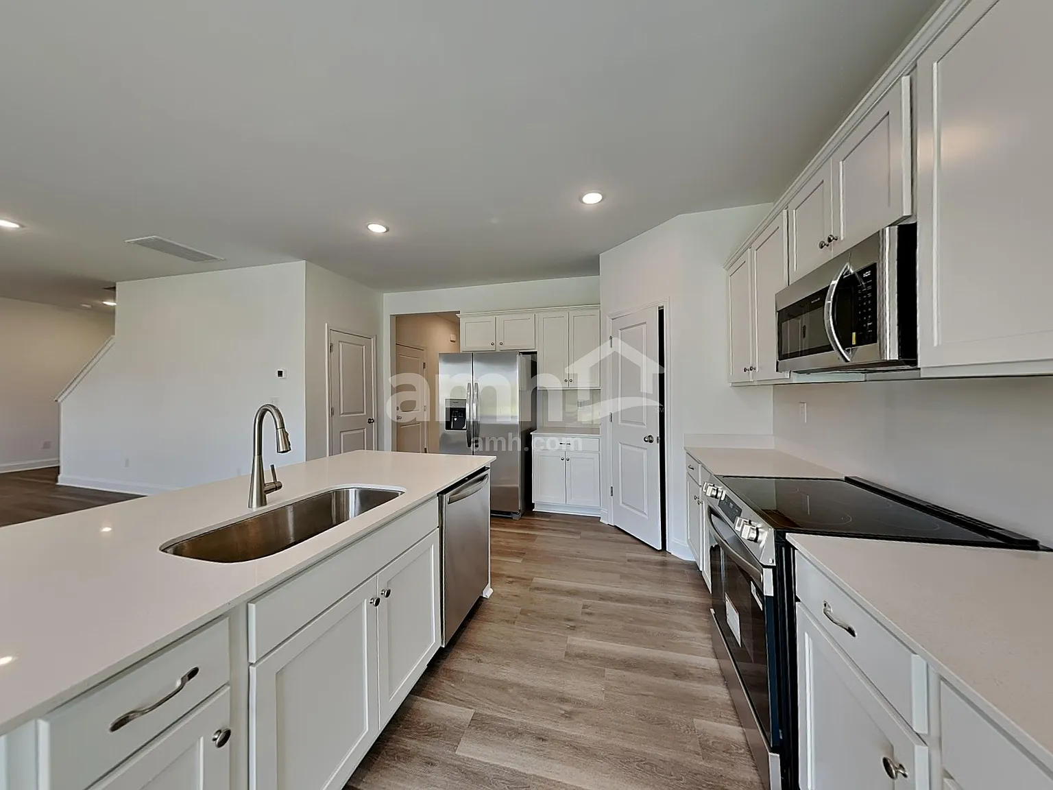 4 bed, 2.5 bath, 2293 sqft, $2,495 — Photo 4