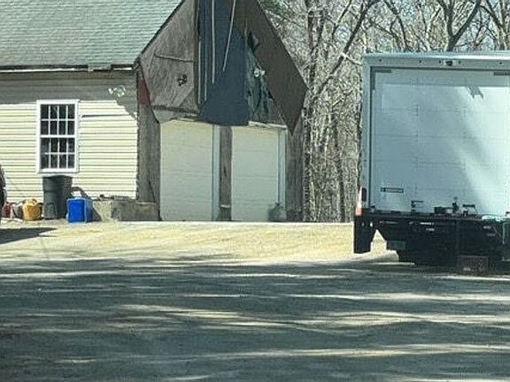 3rd image of 1541 Ten Rod Rd