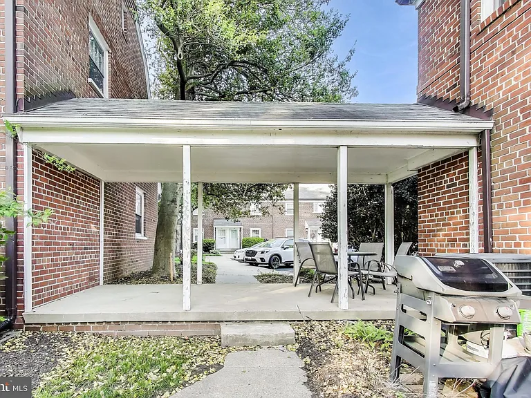 1716 E West Hwy #1716 — Photo 21